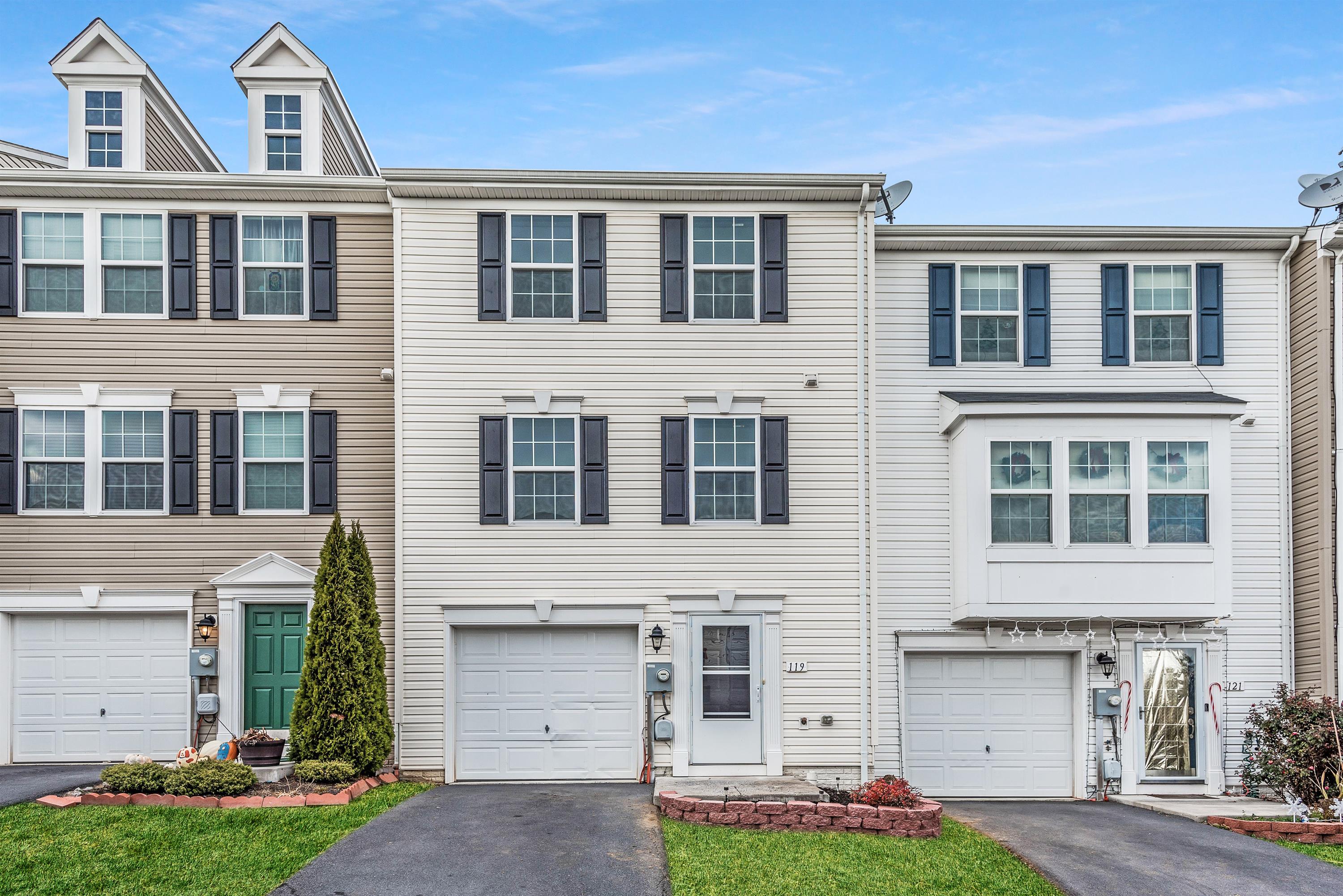 119 Monticello Sq.